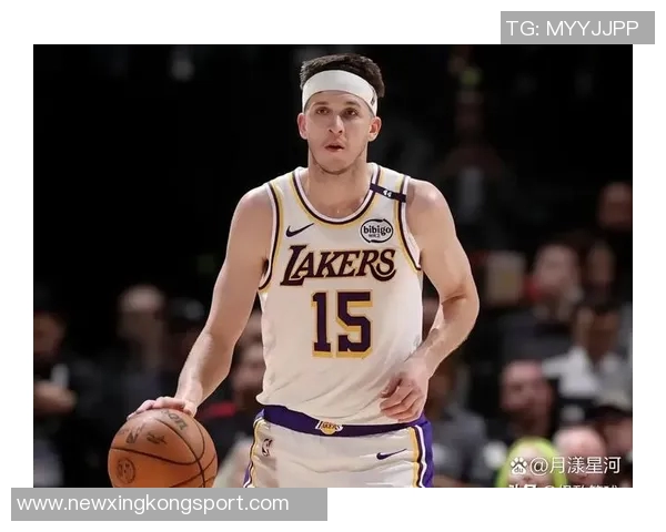 湖人训练场景曝光斯玛特紧逼八村里夫斯全力防守展现团队默契